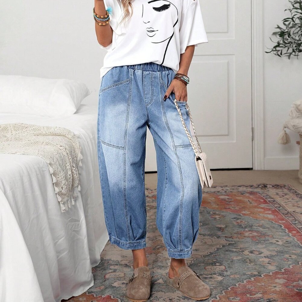 Light Wash Casual Women's Pocketed Relaxed Flared Jeans - Picture 2 of 7